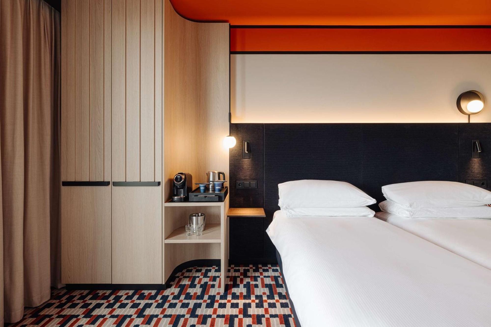 Hotel Doubletree By Hilton Amsterdam Centraal Station Esterno foto