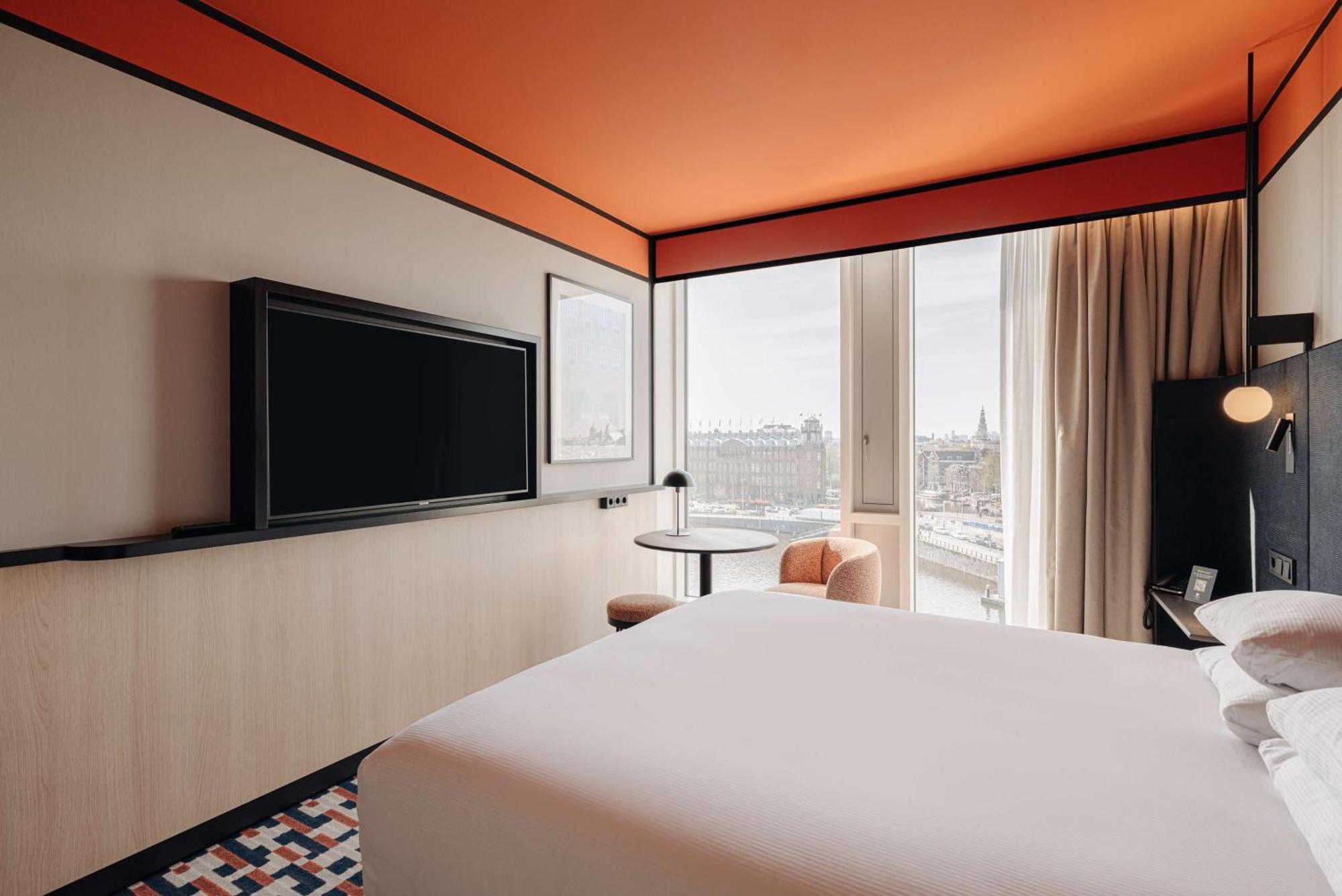 Hotel Doubletree By Hilton Amsterdam Centraal Station Esterno foto