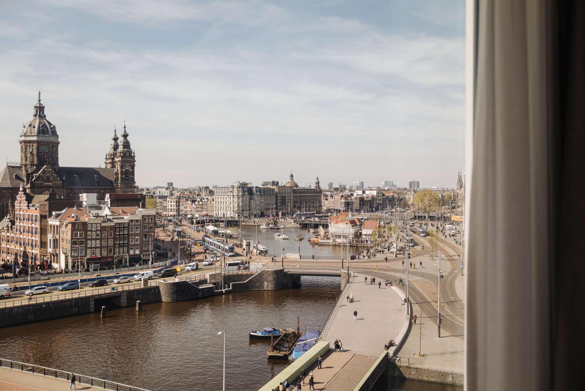 Hotel Doubletree By Hilton Amsterdam Centraal Station Esterno foto