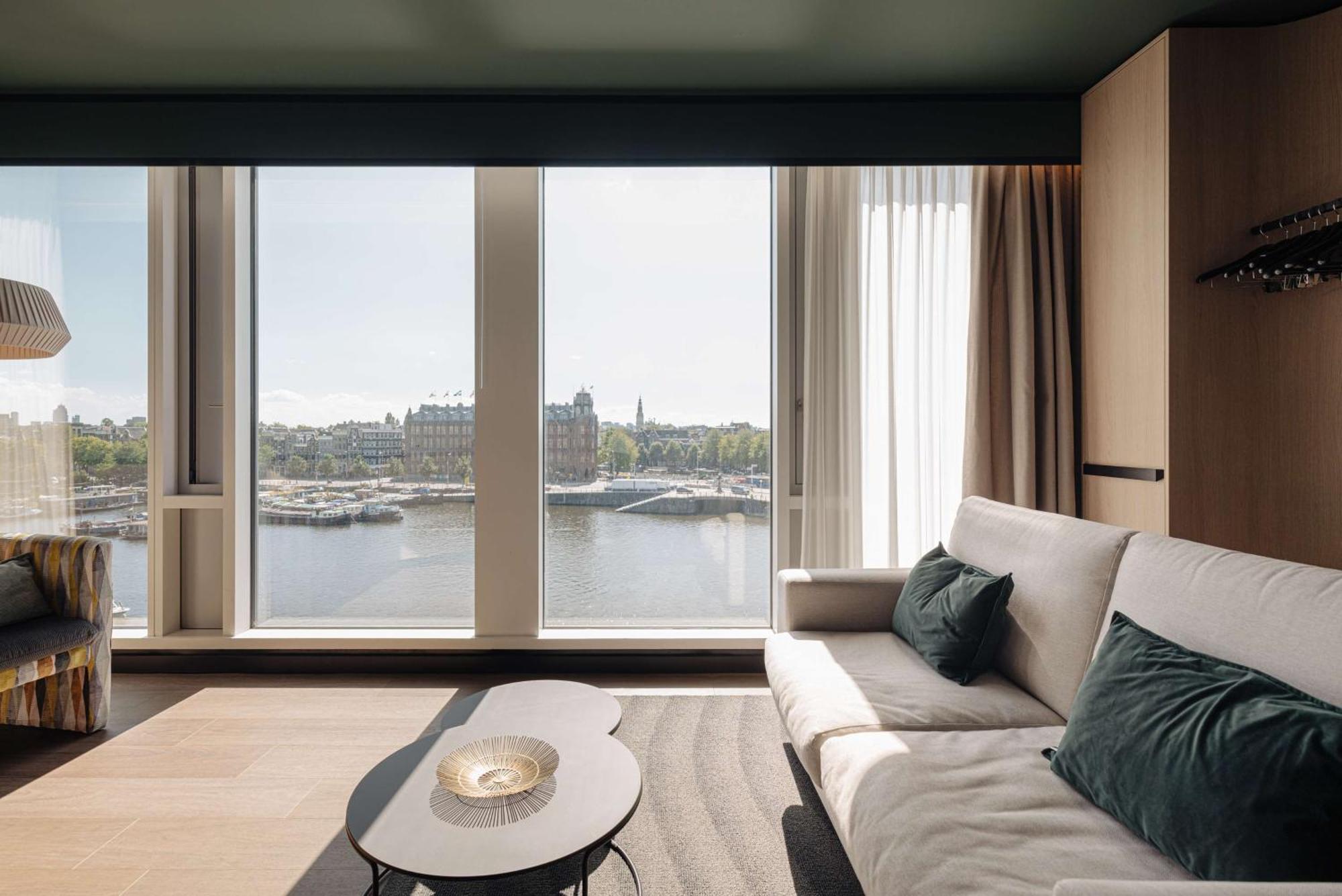 Hotel Doubletree By Hilton Amsterdam Centraal Station Esterno foto