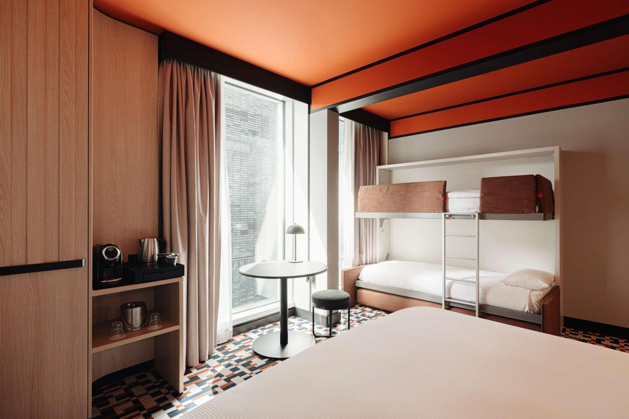 Hotel Doubletree By Hilton Amsterdam Centraal Station Esterno foto