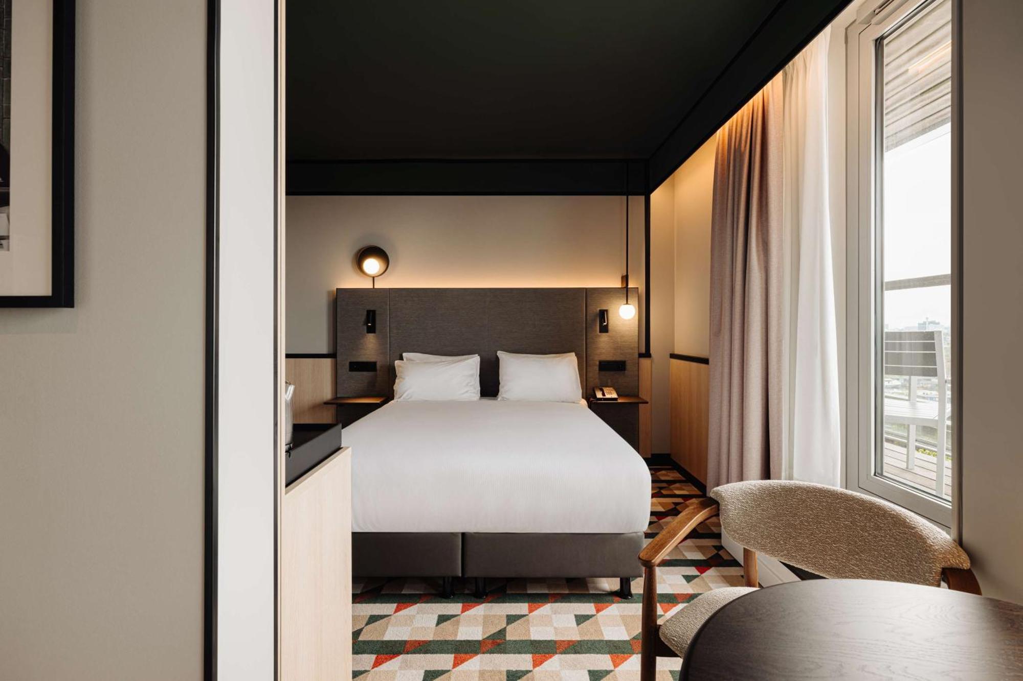 Hotel Doubletree By Hilton Amsterdam Centraal Station Esterno foto