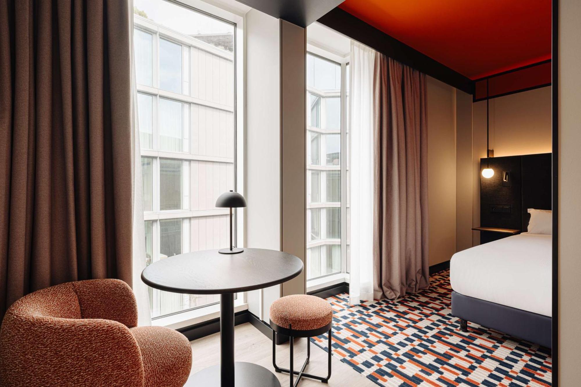 Hotel Doubletree By Hilton Amsterdam Centraal Station Esterno foto