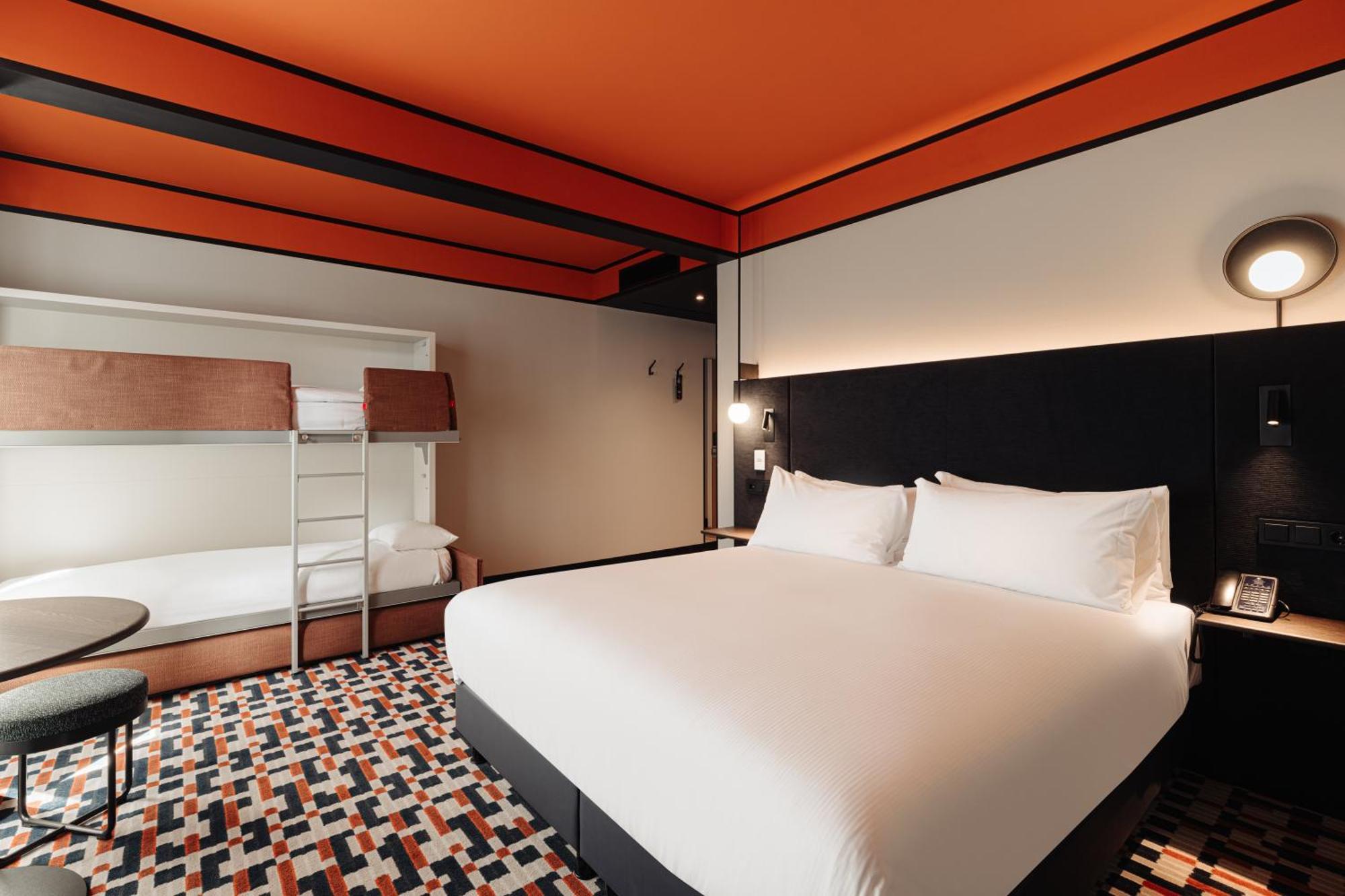 Hotel Doubletree By Hilton Amsterdam Centraal Station Esterno foto